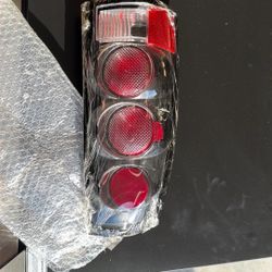 DNA Motoring For 88-00 Chevy GMC C/K Pickup Euro Style Black Tail Light Pair rfeplacement