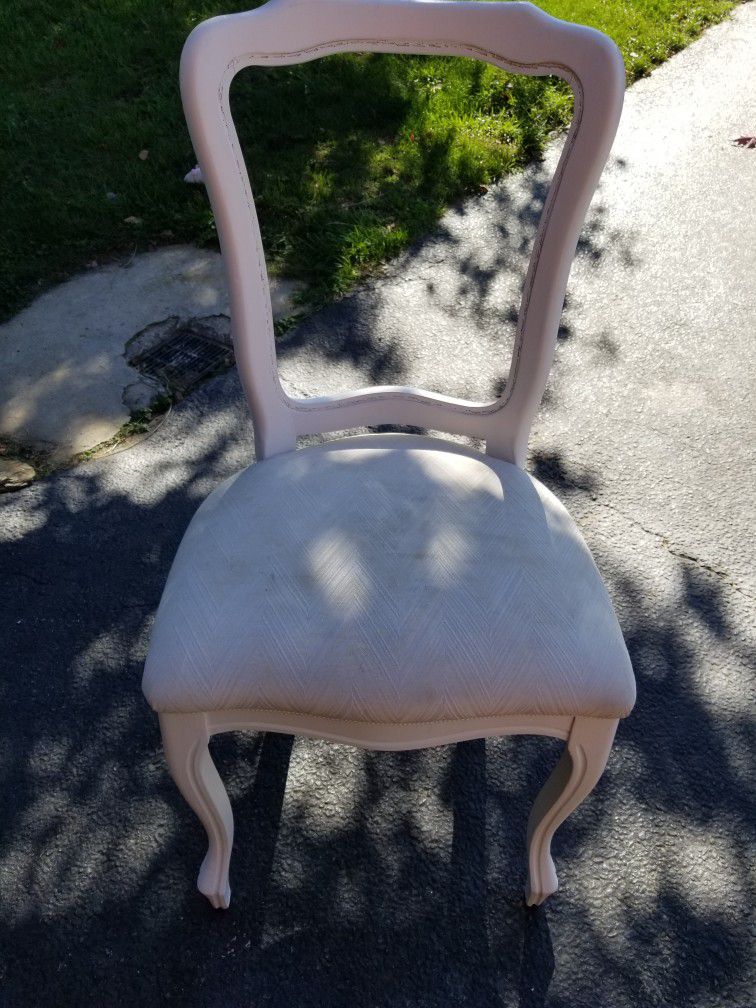 4 Dining Chairs... Free