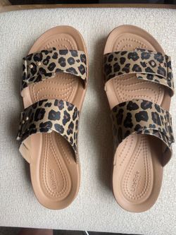 Crocs Brooklyn Buckle Low Sandal