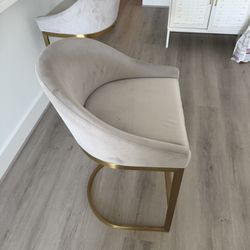 2 Counter Stools 