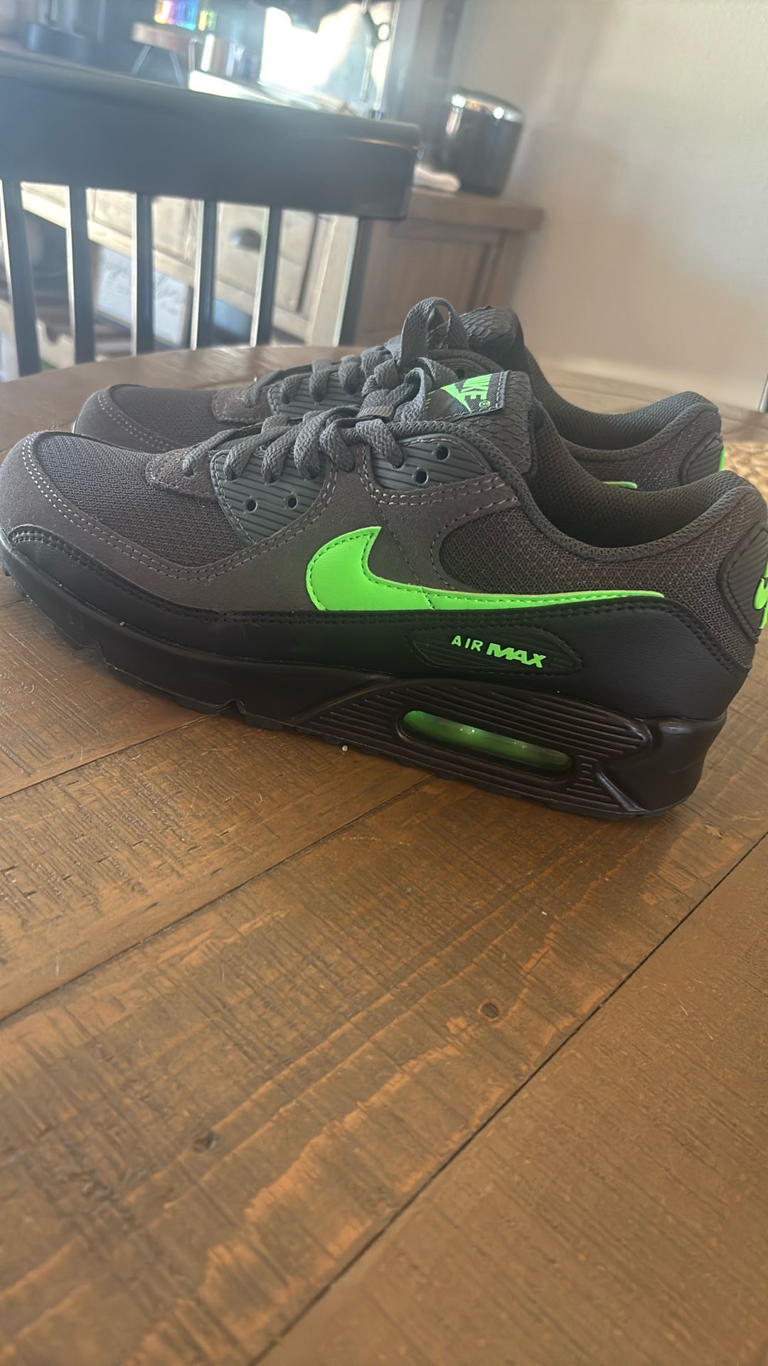 Nike Air Max Men’s 8 And 12