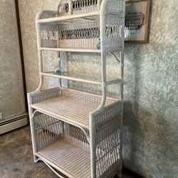 Beautiful Vintage Wicker Rattan Pagoda Topped 3 Glass Shelf Etagere white wash.