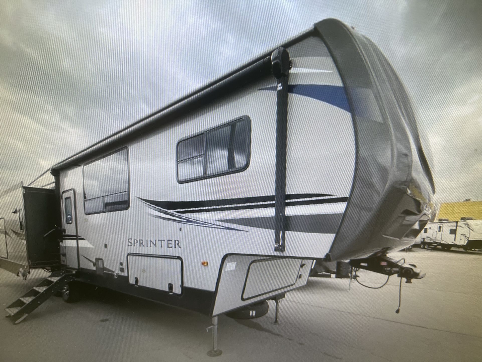 2021 KEYSTONE SPRINTER LIMITED 3570LFT