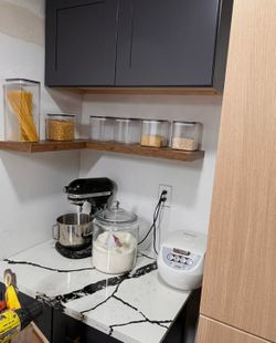 Floating shelf
