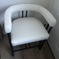 White Bar Stool/Chair