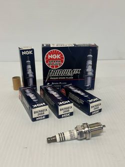 Brand New pack of four NGK Iridium Spark Plugs BKR8EIX (2668)