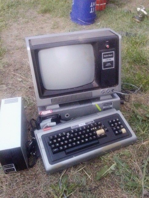 Radio Shack Computer TRS 80 Vintage
