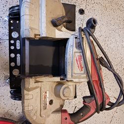 Milwaukee Deep Cut Bandsaw