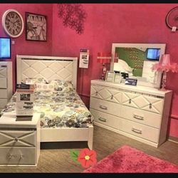 💥Dreamur White Upholstery Headboard Bedroom Set💸 Financing Option 🚛🎁 Fast Delivery💥💥💥