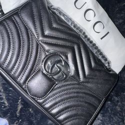 Gucci Medium Marmont Bag