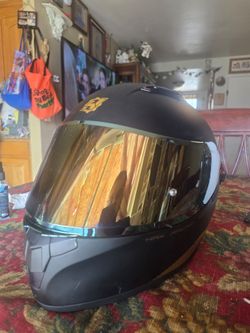 Motorcycle helmet