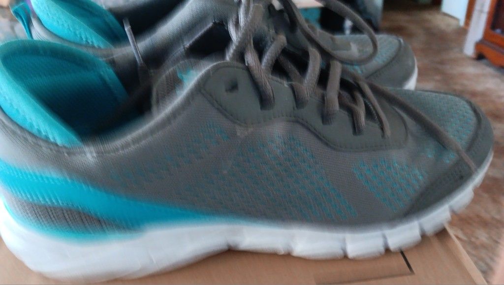 Tony Little Cheeks Sneakers