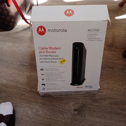 Motorola MG7550 Cable modem Plus AC1900 Wifi Router