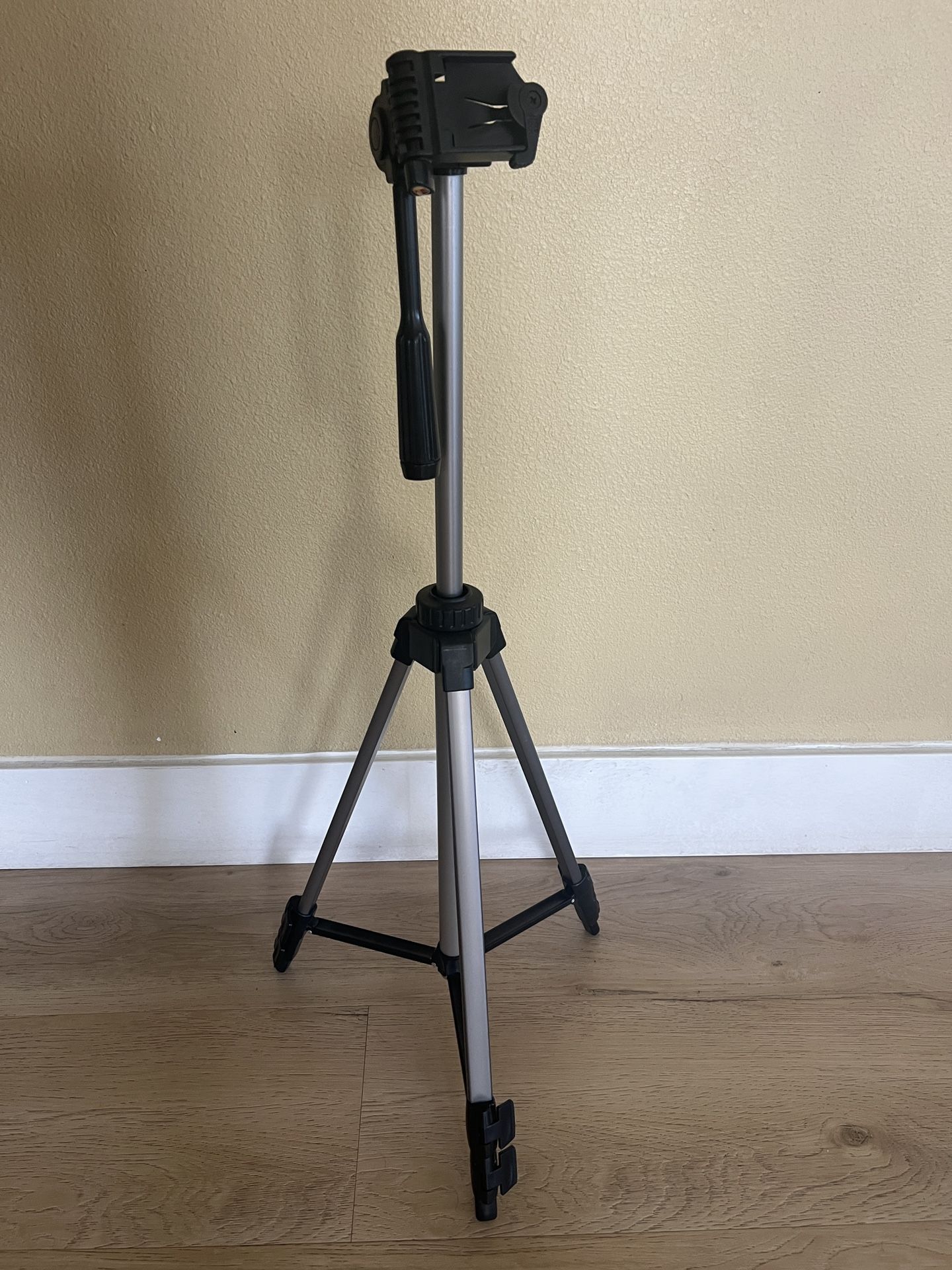 Ambico 54 Inch Tripod