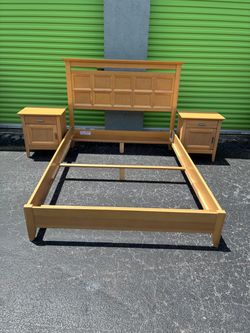 Wood Bed Frame with Two Nightstands Set