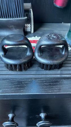 Knuckle brushes
