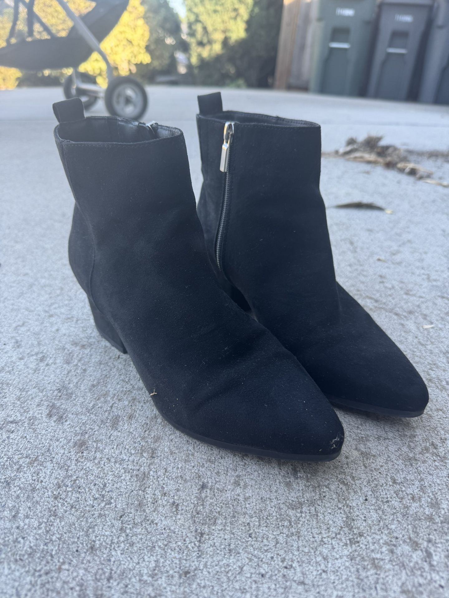 Women's Heels (Size 7)