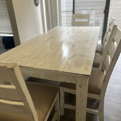 Wooden table, with antique white finish (dining room)