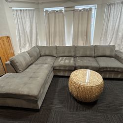 “Free delivery 🚚 “ ELEGANT SECTIONAL SOFA + rattan center table