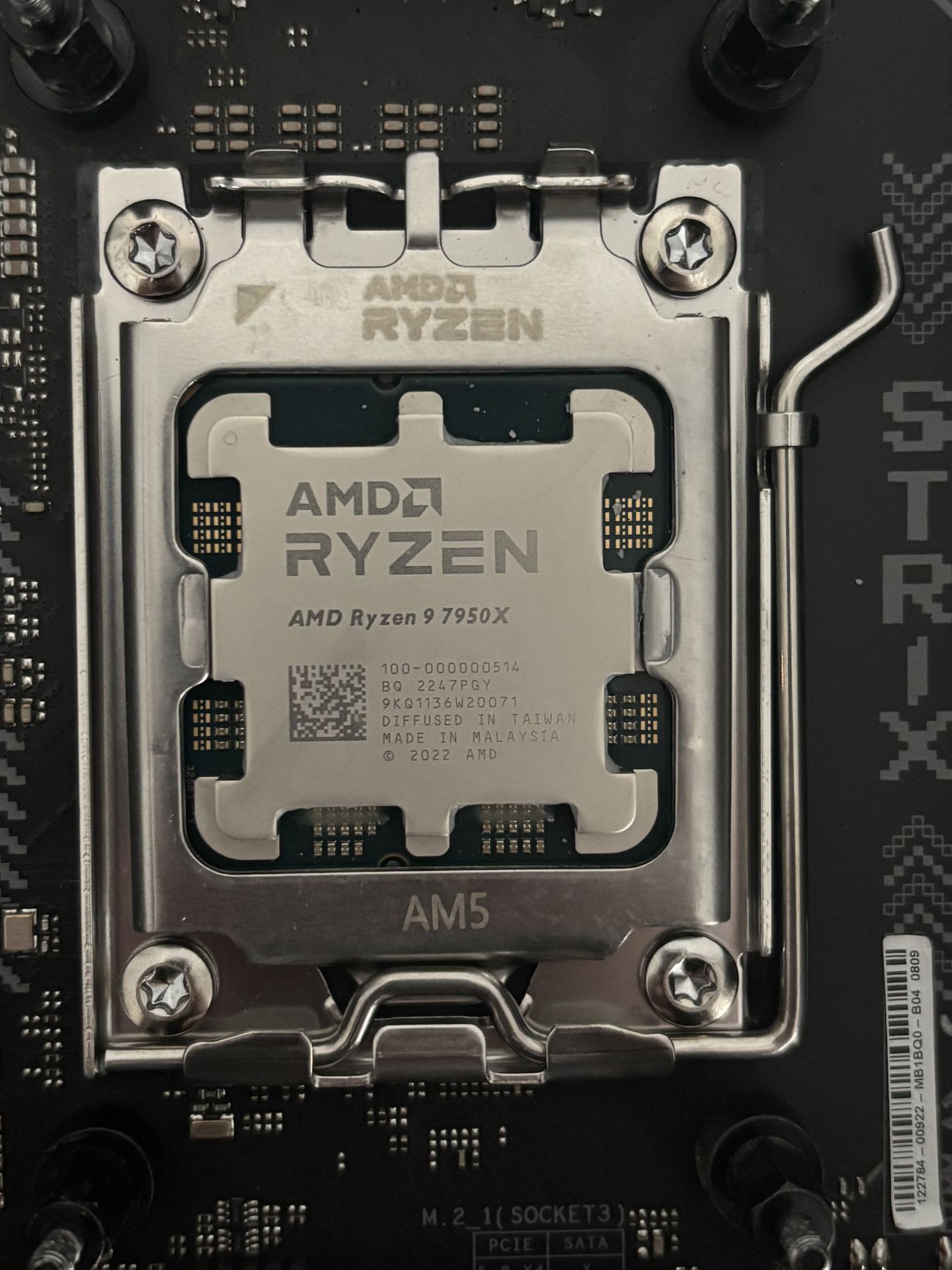 AMD Ryzen 9 7950X – 16 Core / 32 Thread – AM5 CPU