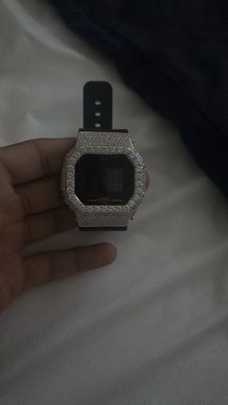 Skemi Bustdown moissanite Watch