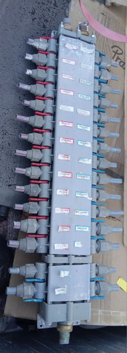 Pex manifold for plumbing- see pictures- read ad