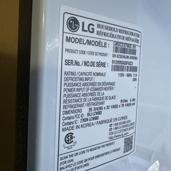 “The LG refrigerator is very clean, but about a week ago it stopped cooling and I don’t know the reason.”