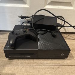 $120 Microsoft Xbox One 500GB With Xbox Controller 
