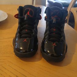 Boys shoes