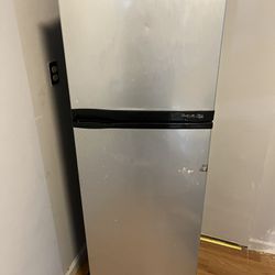 Avanti 22 in. 7.3 Cu. Ft. Top Freezer Refrigerator - Stainless Steel