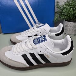 Adidas Samba Size 6,5 Women. Fits Like Size 7