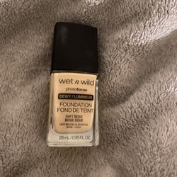 Wet N Wild Foundation/ Makeup