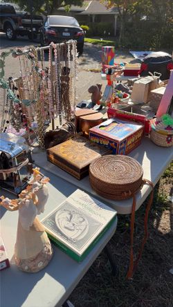 A lot of vintage stuff were off of Valhalla and Garfield. You'll see the sign for yard sale.