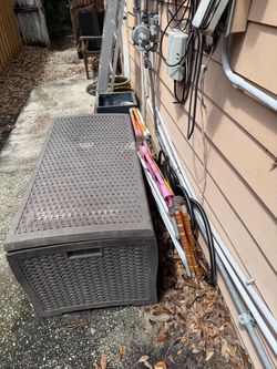 Deck box