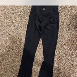 Women Lululemon Flare Pants Size:4 