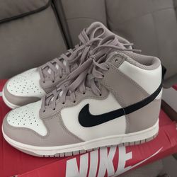 Women’s Nike dunks high top