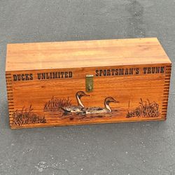 Ducks Unlimited Sportsman's Trunk Storage Box Dovetail Wood Duck Vintage