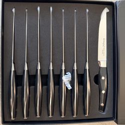 Emojoy Steak Knives, Steak Knife Set of 8, Highly Resistant and Durable German Stainless Steel Serrated Steak Knives with Gift Box