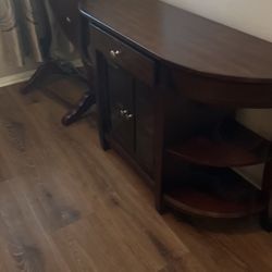 TV Stant Or Entry Table 