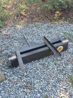 Billy Goat swing away hitch for debris loader