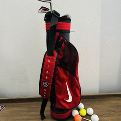 Nike Steel Jr. Junior Kids Golf Club Set Putter, Irons- Mid & PW RH Youth + Bag