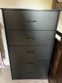 Set of 2- 5 drawer dressers