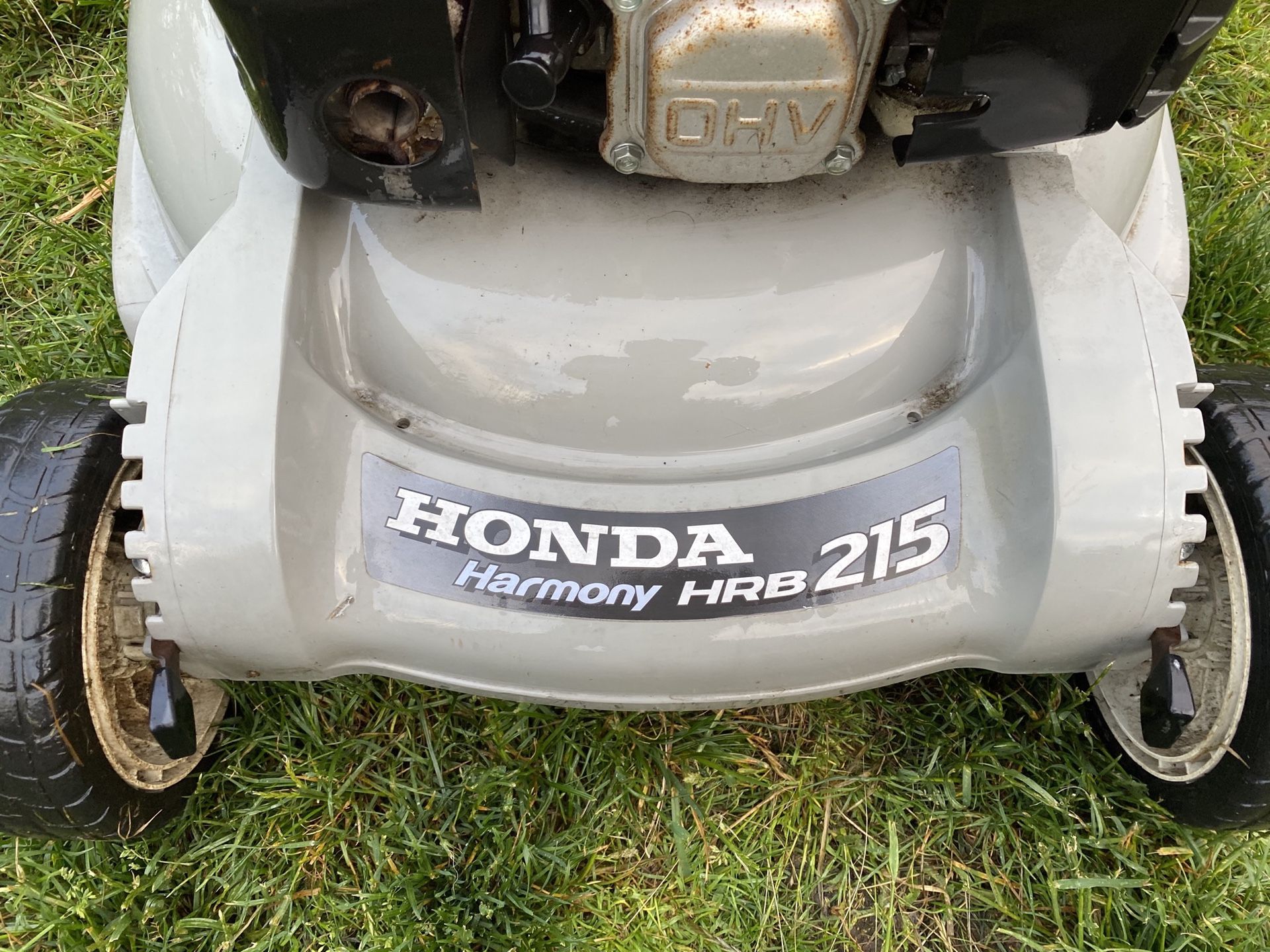 Honda Harmony HRB 215 lawn mower for Sale in Woodinville, WA OfferUp