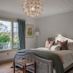 Upholstered Gray Bed. 92067