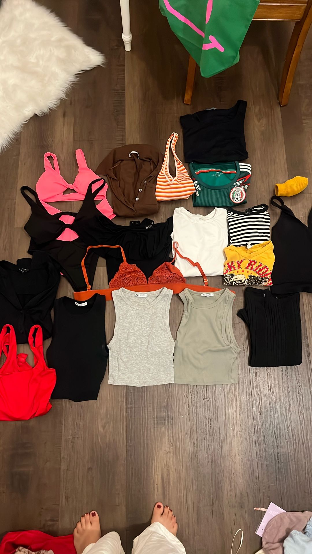 Women’s Clothing (XS-S) / Bulk