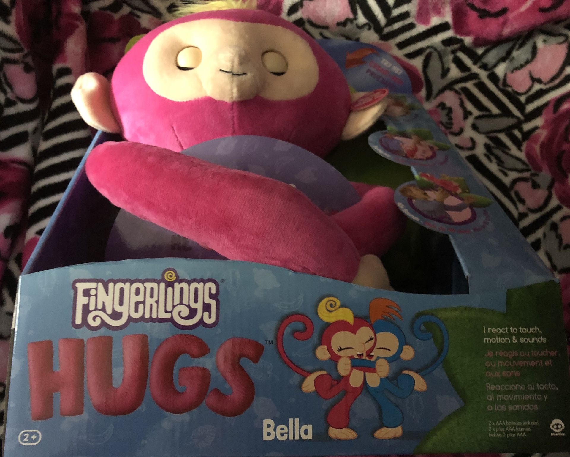 Wowwee fingerlings hugs online bella