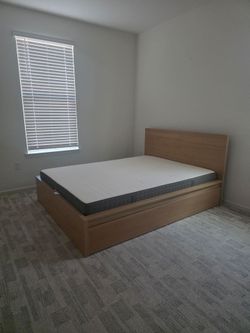 Queen Bed