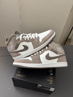 Nike Air Jordan 1 Mid Enigma Stone Mens size 11.5