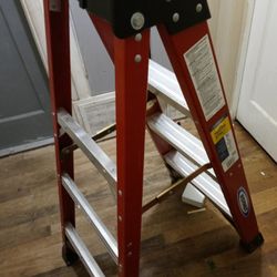 New 4 Foot Werner Folding Ladder