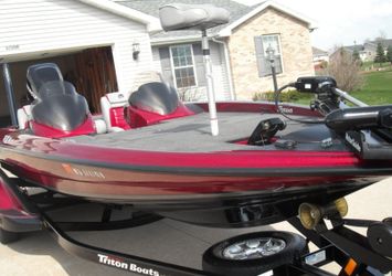 KING Triton Low price 2007 boat